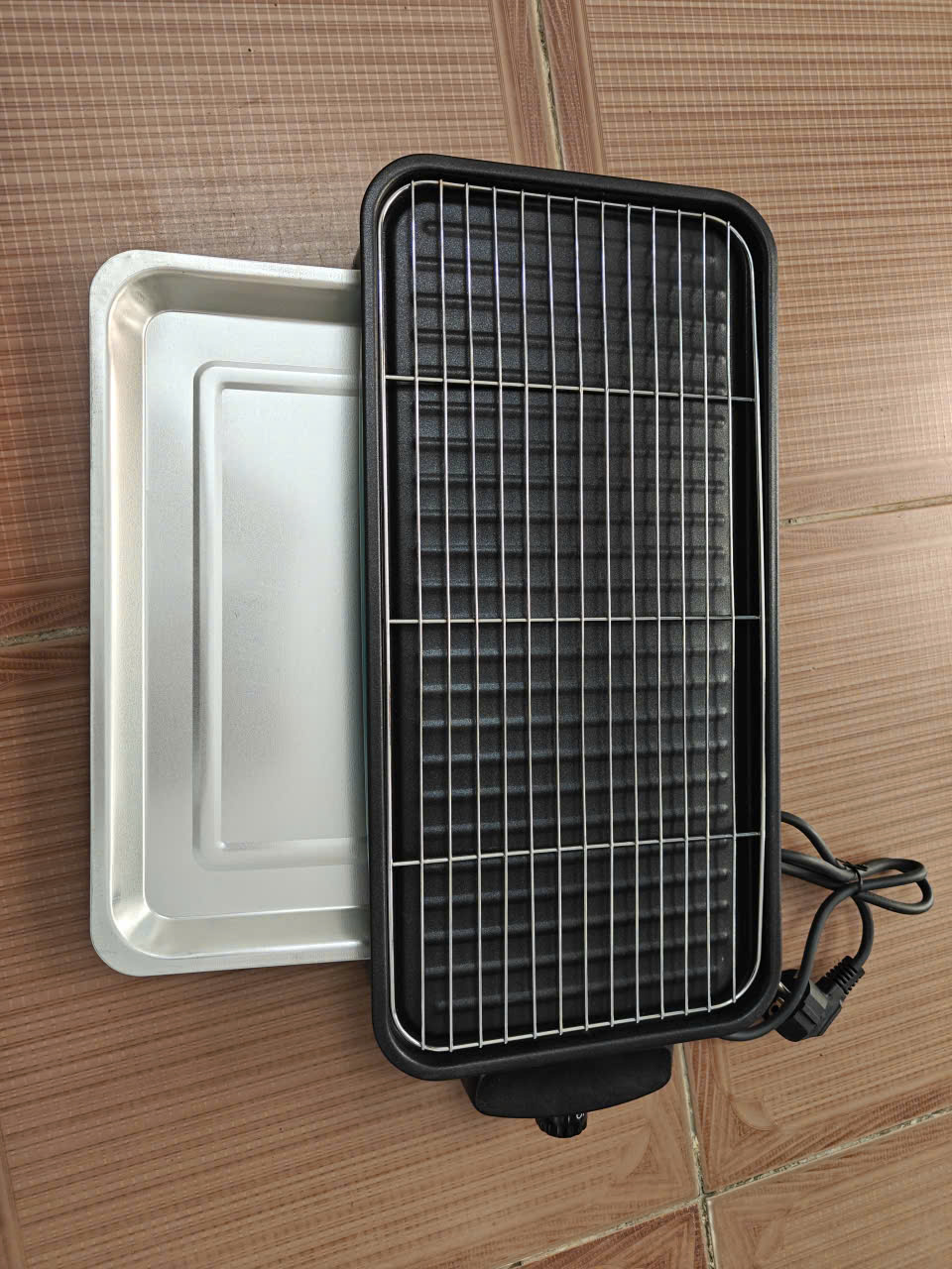 Bếp Nướng Điện Bbq Không Khói Hàn Quốc Mr-001 1600W Kèm Vỉ Nướng Và Khay Nướng