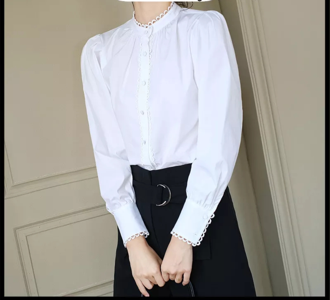 Áo sơ mi nữ công sở thời trang SURI tiểu thư viền ren bèo cổ kiểu Hàn Quốc màu trắng trẻ trung.