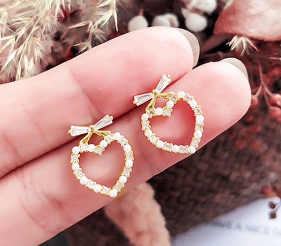 Bông tai ngọc trai trái tim đính đá