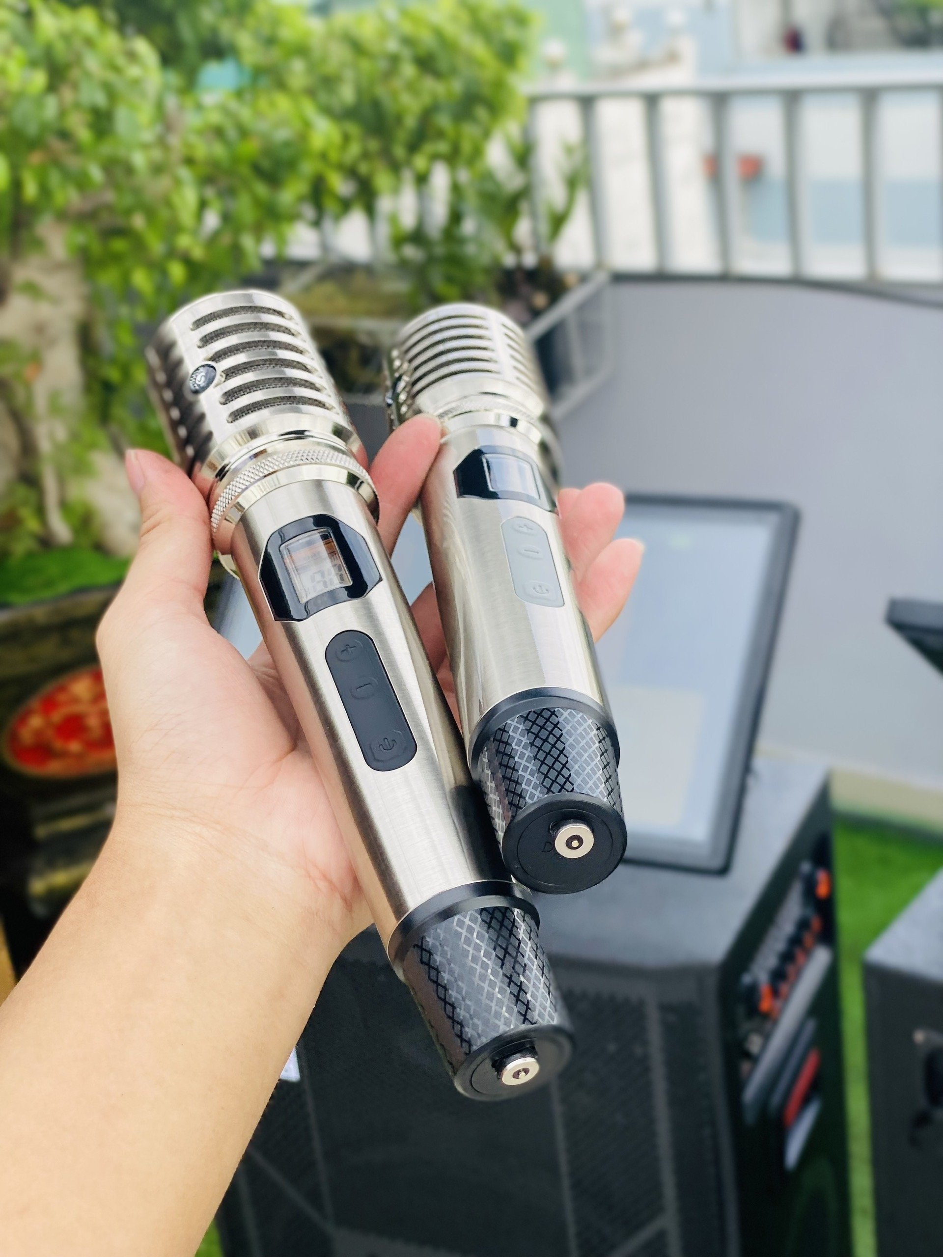 Loa Màn Hình MTMAX TB3336 Bass30 Mới Nhất Đã Có Mặt Tại Việt Nam Màn Hình 19inch Góc Nhìn 178 Độ Công suất 500W Hệ Thống 5 Loa, 3 Đường Tiếng Đi Kèm Cặp Micro Kim Loại Sang Trọng Chống Hú Cao Cấp. HÀNG CHÍNH HÃNG