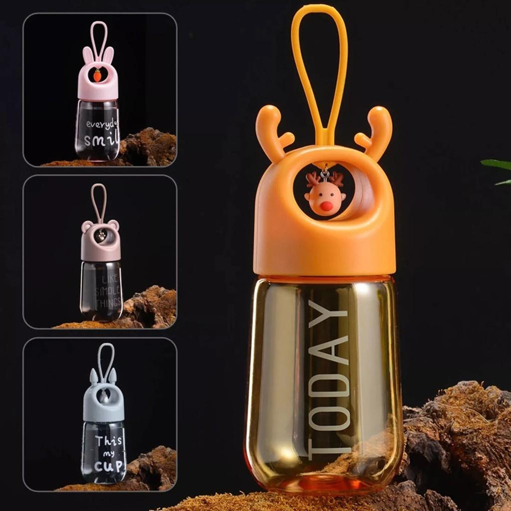 Bình Nhựa Đựng Nước Đi Học 480ml Hình Thú Có Chuông Cho Bé Siêu Cute Có Quai Cầm Tiện Lợi