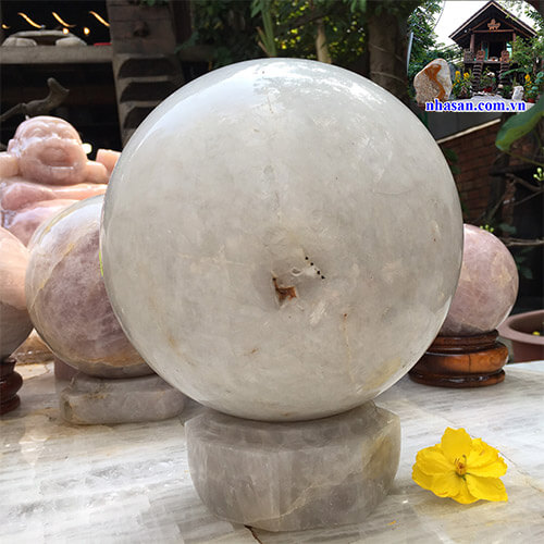 Quả Cầu Đá Thạch Anh Trắng Tự Nhiên QC772 Phong Thủy nặng 11.5kg đường kính 20cm  – Vật phẩm phong thủy may mắn