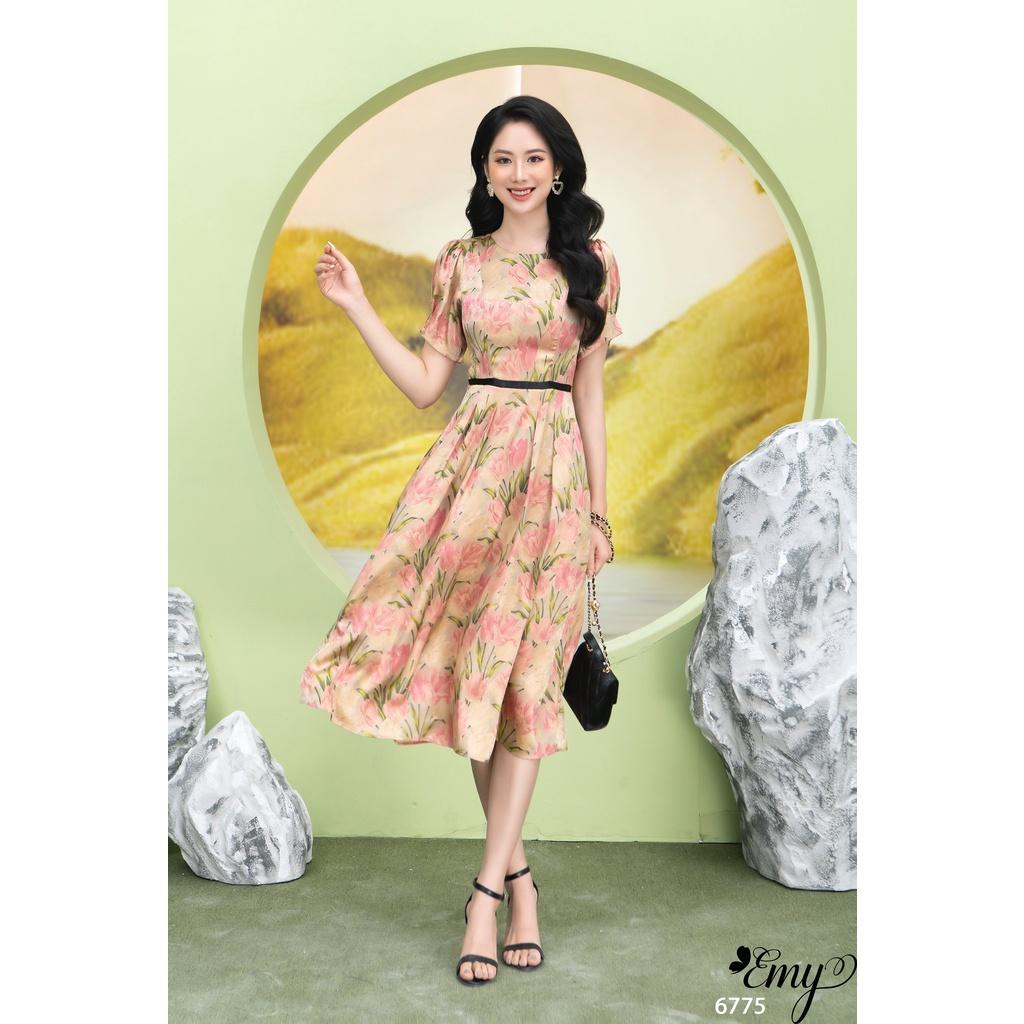 Đầm EMY EM6775 Xòe Cổ Tròn Viền Đen