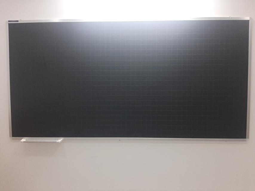 Bảng viết phấn màu đen PolyTaiwan - Bảng viết phấn có kẻ ô ly vuông 5cm - Kích thước 120x140cm