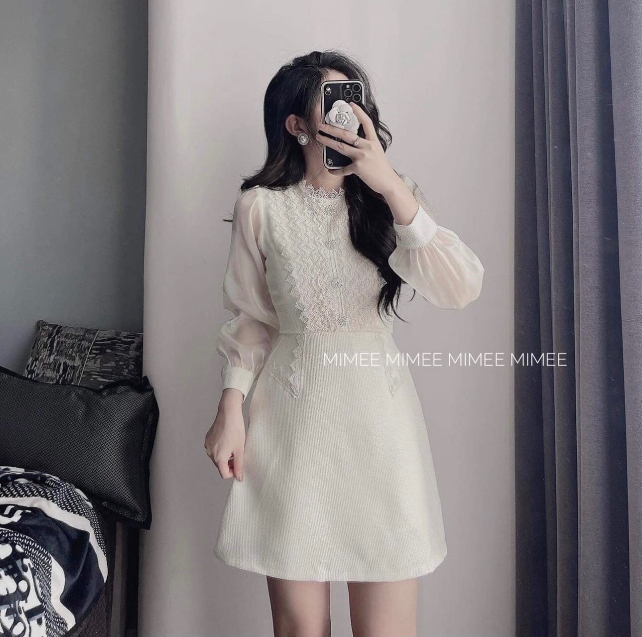 Đầm trắng phối ren tay phồng tiểu thư