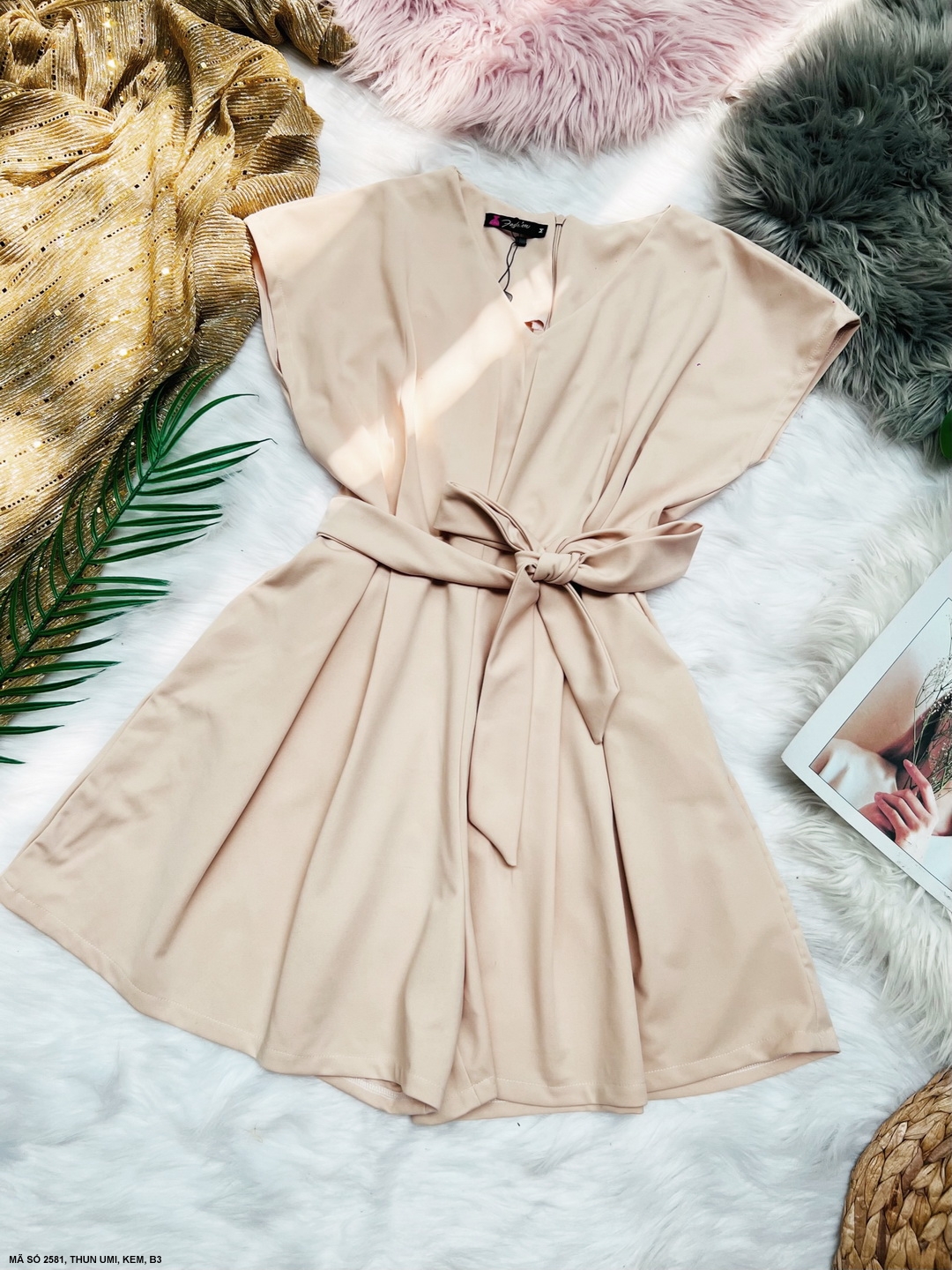 ĐỒ BAY NGẮN CỔ TIM EO THẮT NƠ