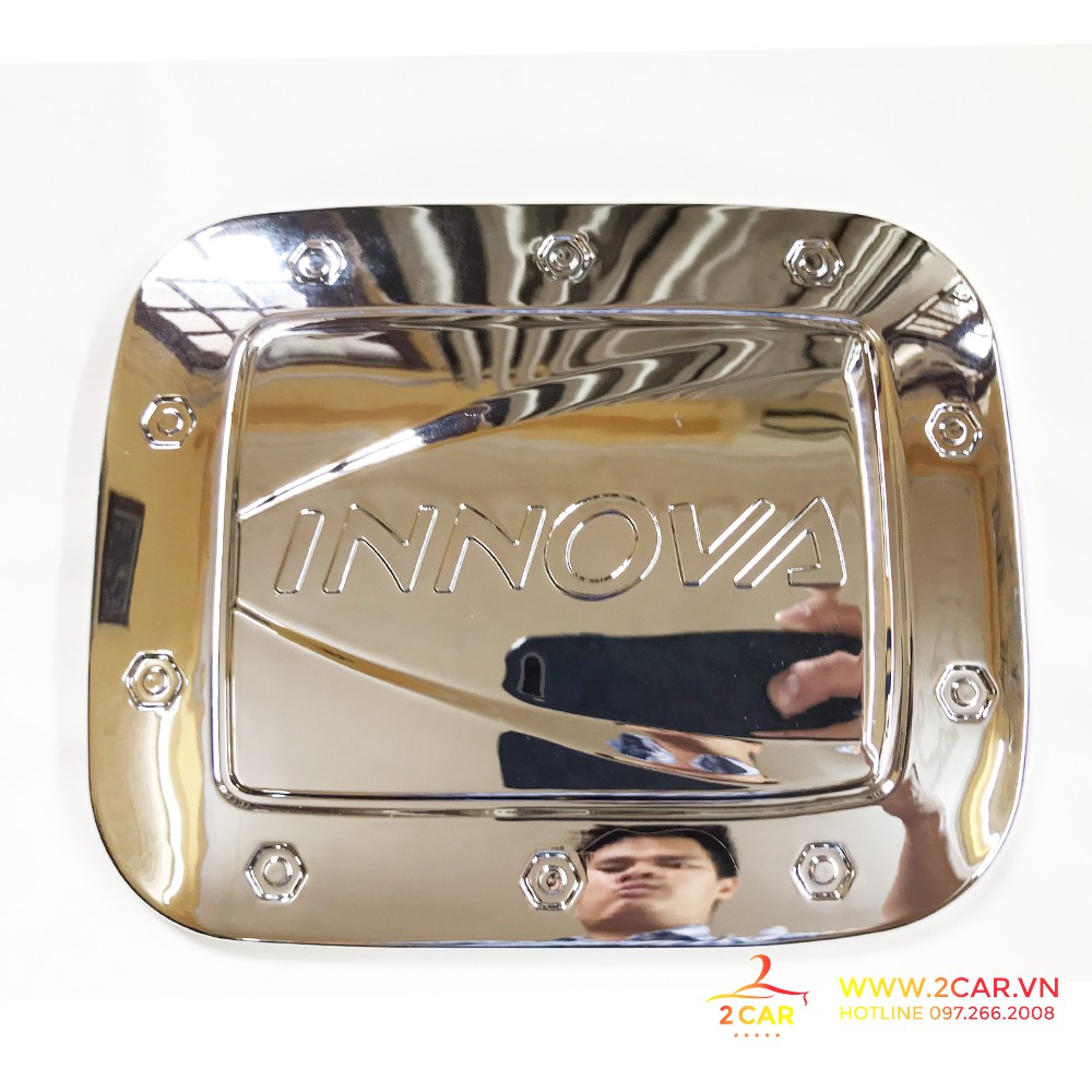 Ốp nắp bình xăng xe Toyota Innova 2008- 2015 mạ crom cao cấp, sáng bóng
