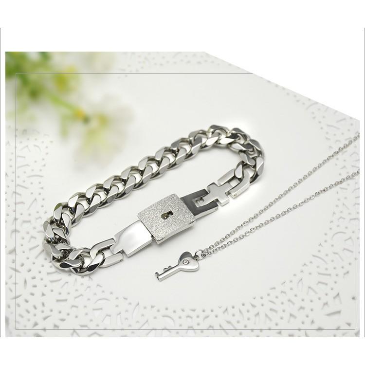 Vòng Tay Cặp Love Có Chìa Khóa- Dùng thoải mái tắm rửa Không Đen