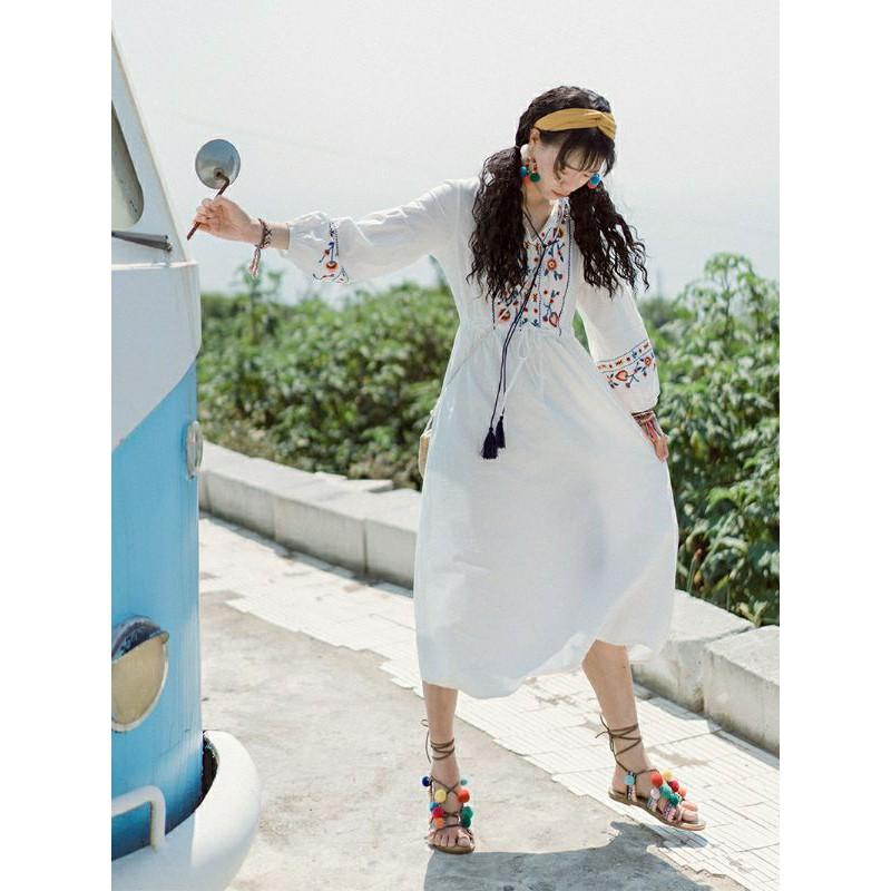 Váy Du Lịch Hoạ Tiết Thêu Thổ Cẩm Vintage Dài Tay