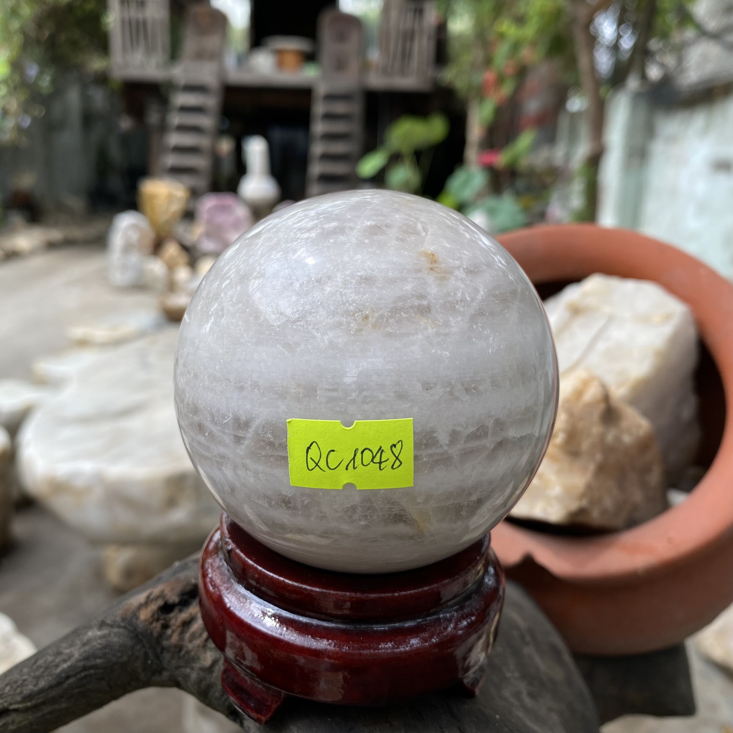 Quả cầu thạch anh trắng giúp bạn thu hút vận may-8cm-0.72kg-QC1048