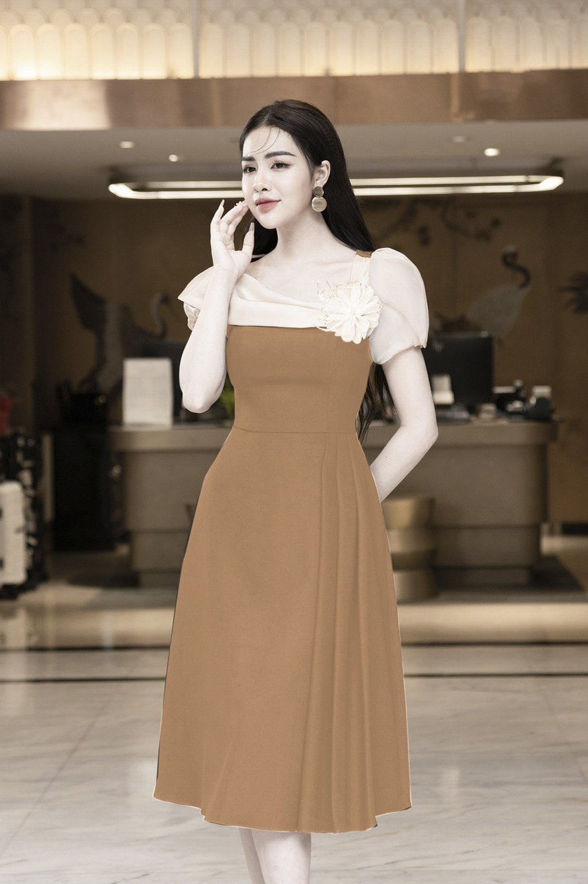 Váy xòe phối be cổ tay