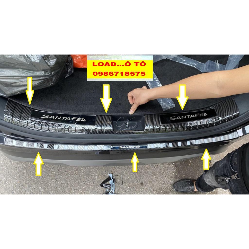 Ốp Bậc Cửa, Nẹp Bước Chân Xe Huyndai Santafe 2023-2019 Mẫu Vân Carbon Cao Cấp