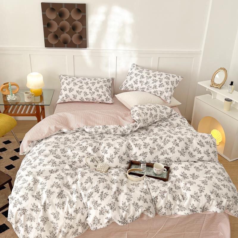 Bộ Chăn Ga Cotton Living 100%cotton Hàng Nhập Khẩu Cao Cấp 4 Món Hot Trend Hoa Nhí Tím Viền Bèo vintage