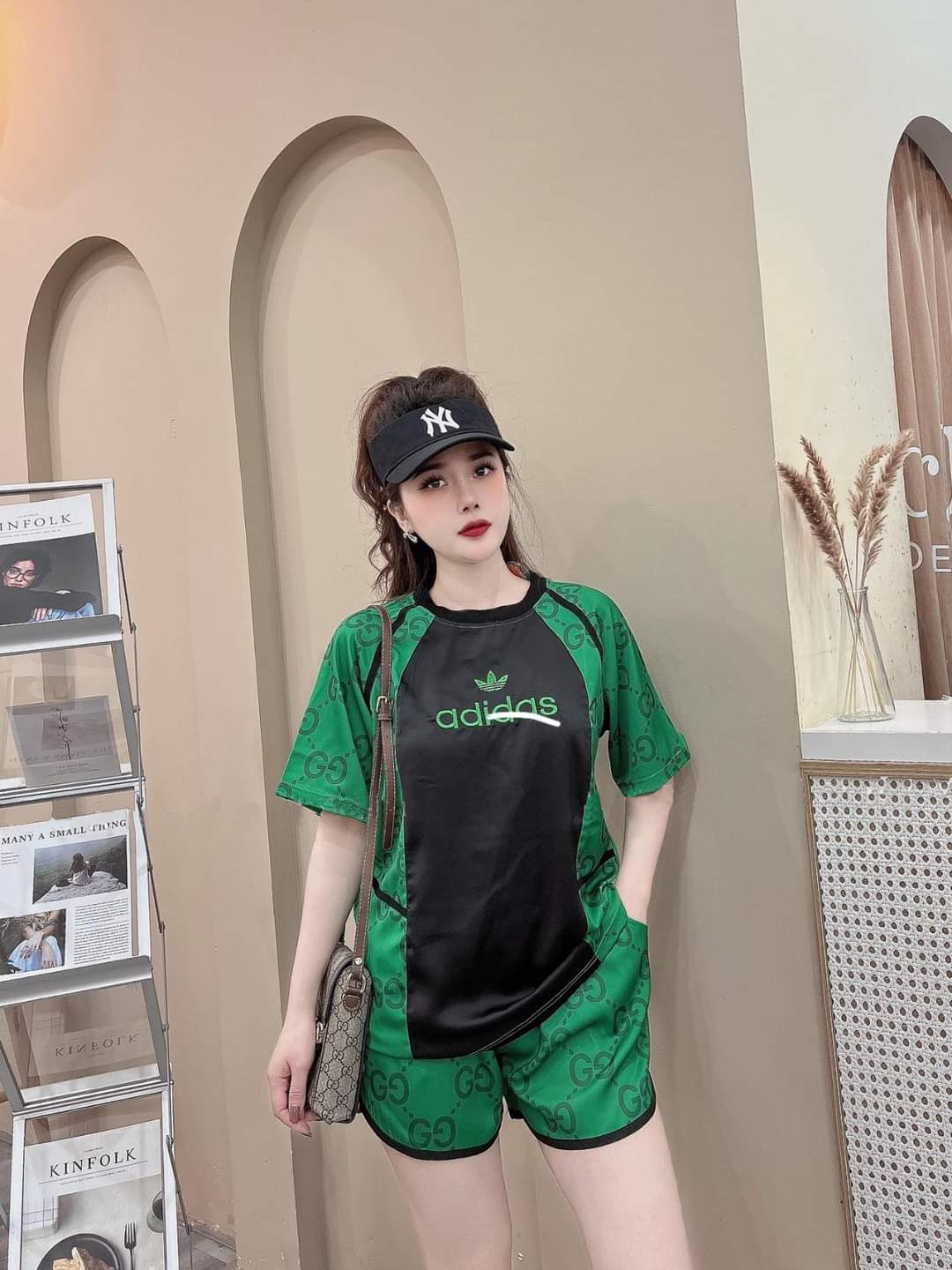 Đồ bộ thun cotton đùi thể thao phối màu đen xanh lá hiện đại MS031