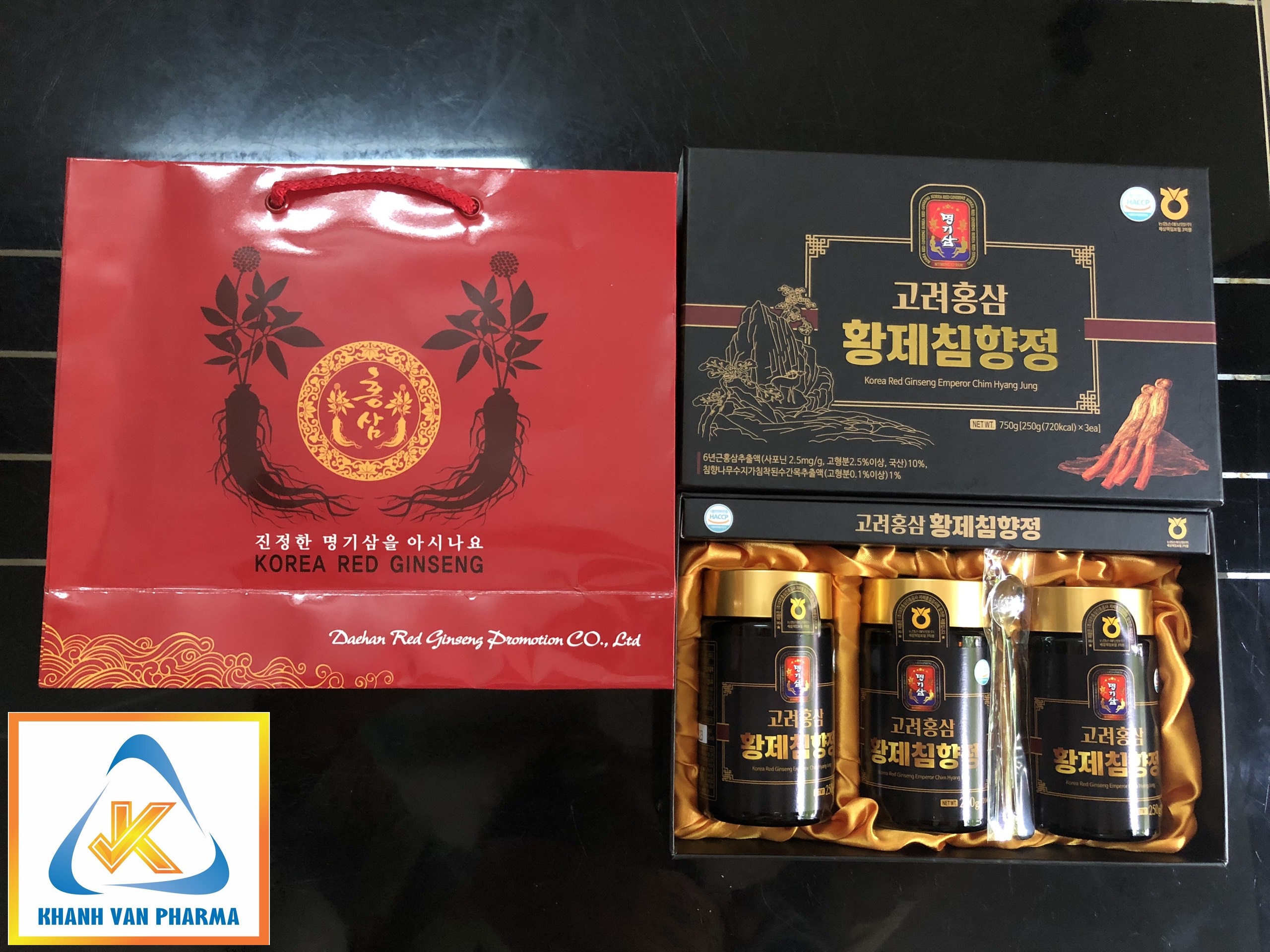 Cao Hồng Sâm Trầm Hương Hoàng đế Hàn Quốc 6 năm tuổi - MYEONG KI SAM - Korea Red Ginseng Emperor Chim Hyang Jung - Hộp 750g  x 3 lọ) - Hàng Nội Địa Nhập Khẩu Chính Hãng