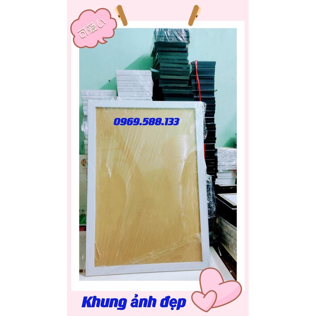 {Mặt khung bằng mica}-Khung ảnh cỡ 50x75cm loại bản dầy đẹp, tặng kèm đinh móc treo.