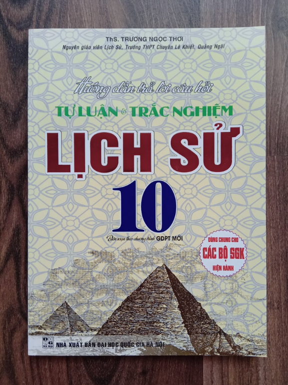 Sách - Hướng Dẫn trả lời câu hỏi tự luận và trắc nghiệm Lịch Sử 10