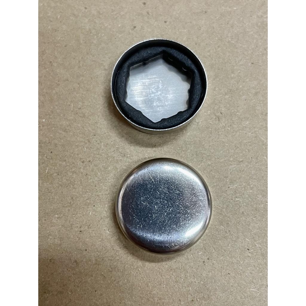 1 con Nắp chụp inox 304 chân cho đầu vít trụ cầu thang kính, trụ lan can kính