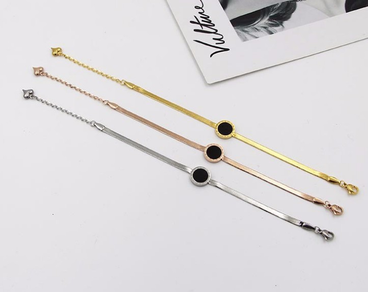 Lắc Tay Bản To Mặt Tròn Đen Chất Liệu Thép Titan Ko Rỉ TT 0557