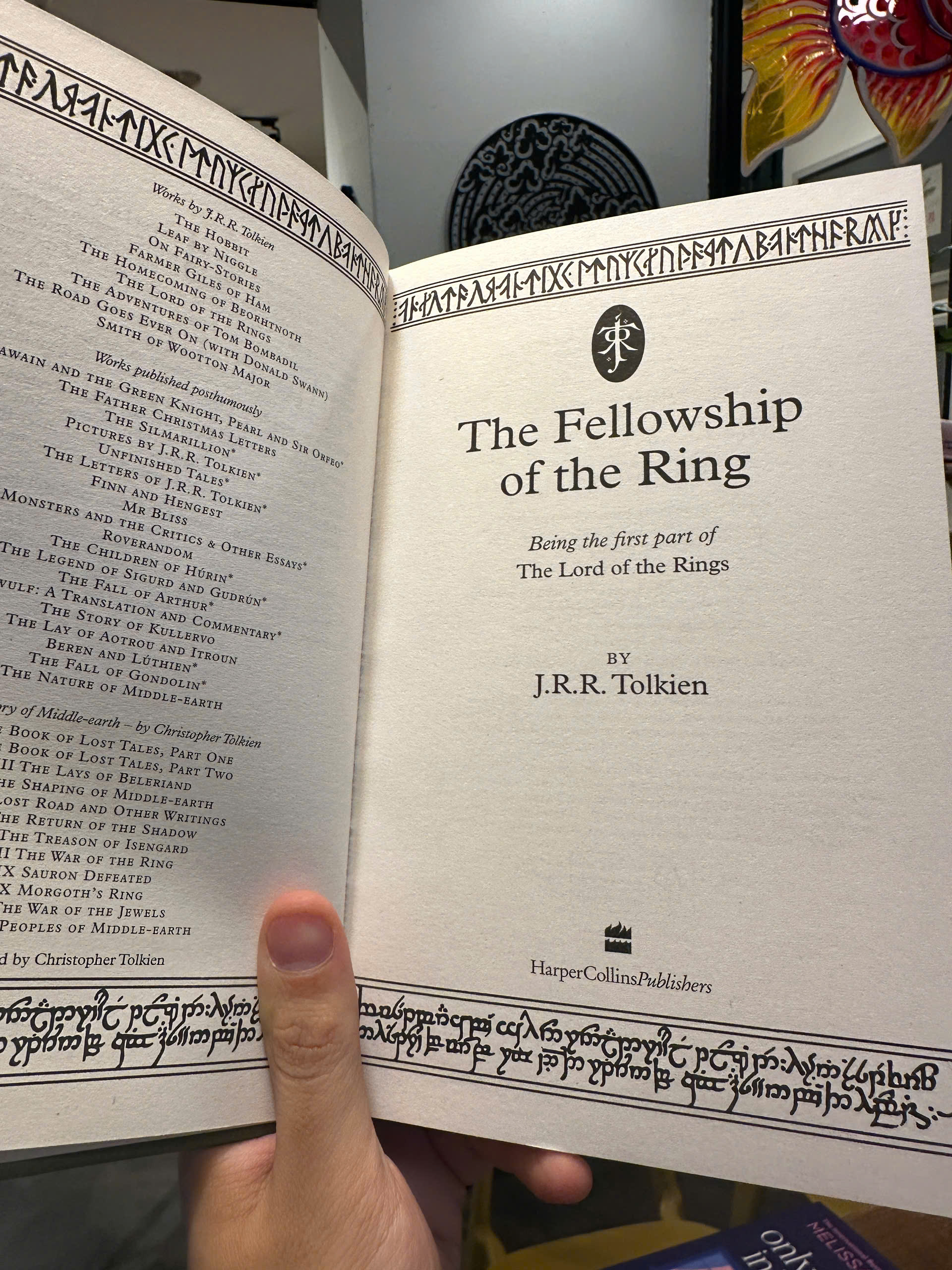 Sách - The Fellowship of the Ring (Lord of The Rings series) by J.R.R. Tolkien | Fantasy / Ngoại văn
