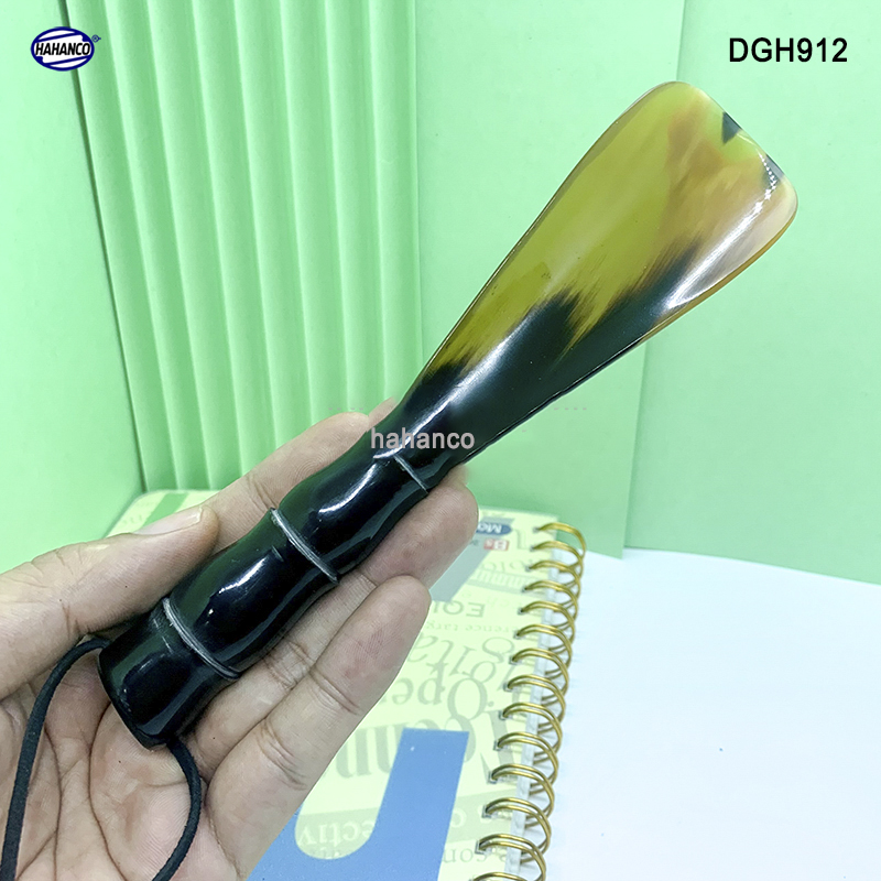 Đón giày bằng sừng tay cầm đốt trúc VIP DGH912 - Chuyên dụng cho giày cao cấp - Cho giày Nam & Nữ - Product of HAHANCO