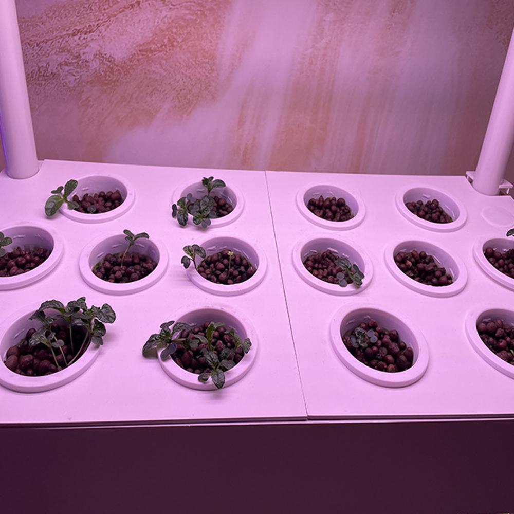Middle layer of soilless hydroponics equipment of the new family balcony needs to be installed on the bottom layer of the white
