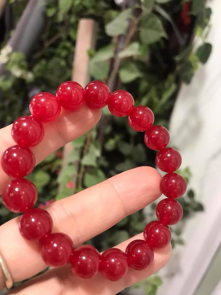 Vòng Tay May Mắn Đá Mã Não Đỏ Đậm Đẹp size 10mm 18 Hạt Nữ mạng Hỏa mạng Thổ ạ Màu Đỏ là màu Chiến Thắng ạ