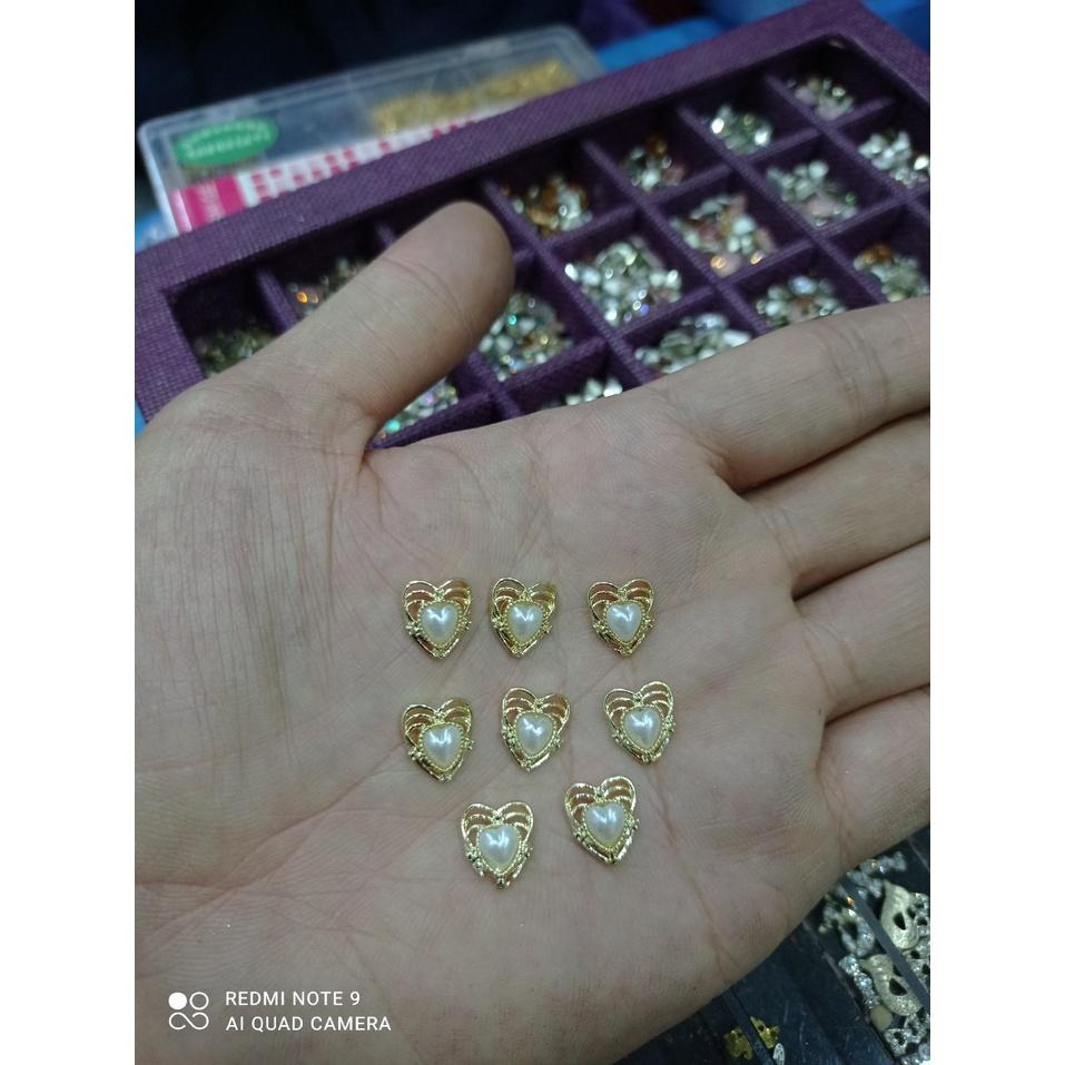 Charm đá gắn móng, charm đá hình trái tim