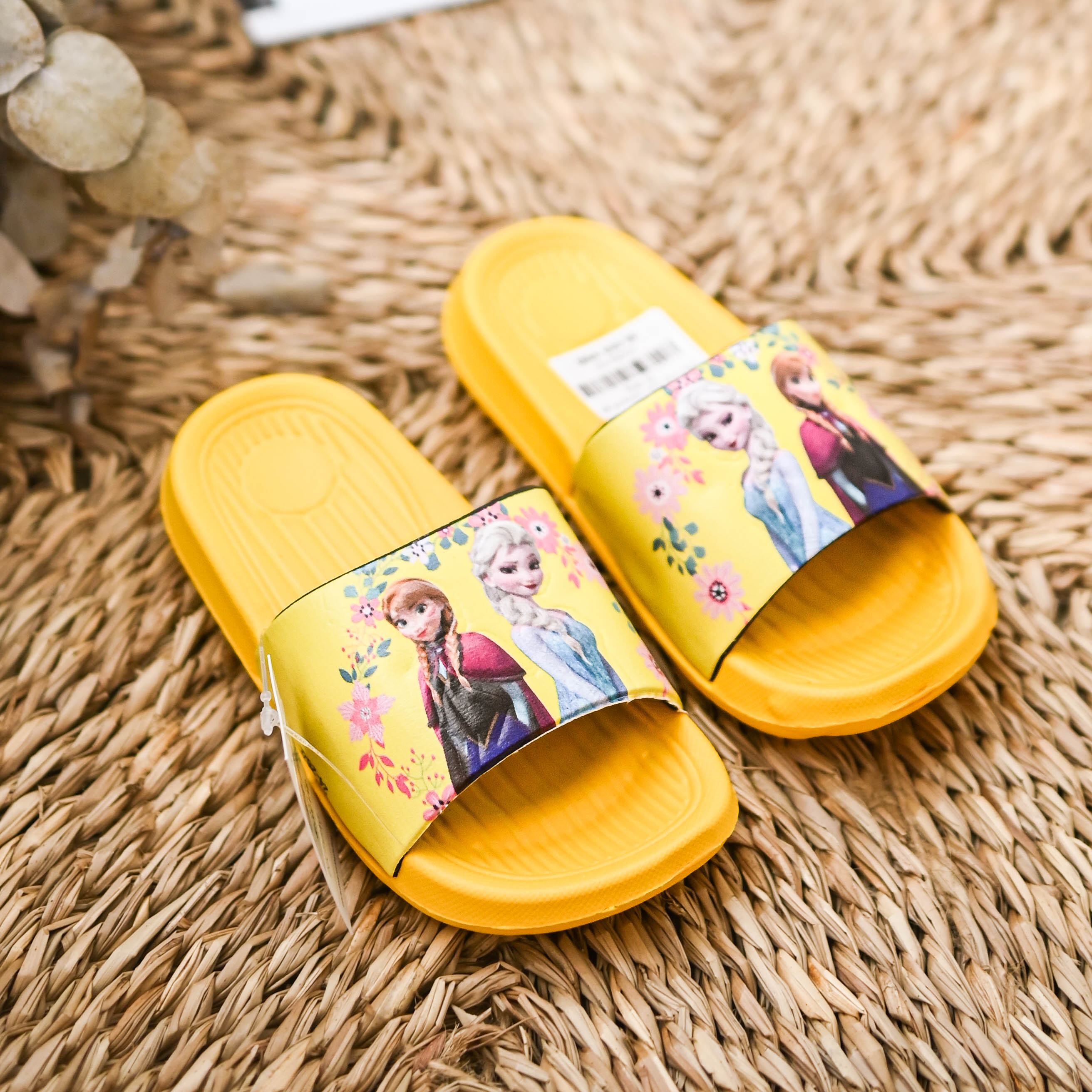 Dép nhựa quai ngang bé gái