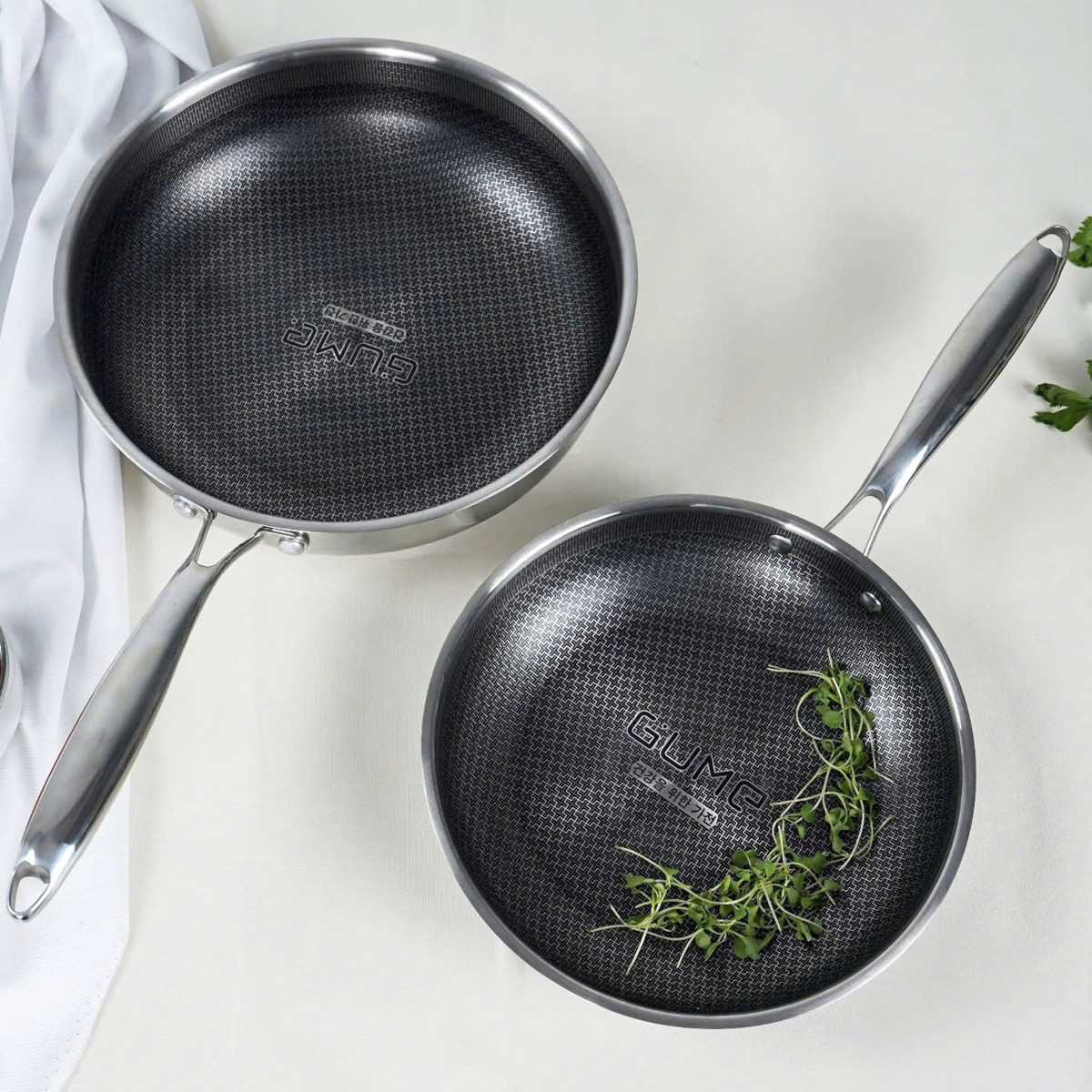 Chảo inox 18/10 đúc liền khối chống dính Blackcube Gu Me Hàn Quốc size 24/28cm đáy từ kèm vung kính, hành chính hãng