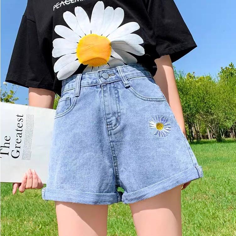 Quần Short Cạp Cao Ống Rộng Thêu Hoa Cúc