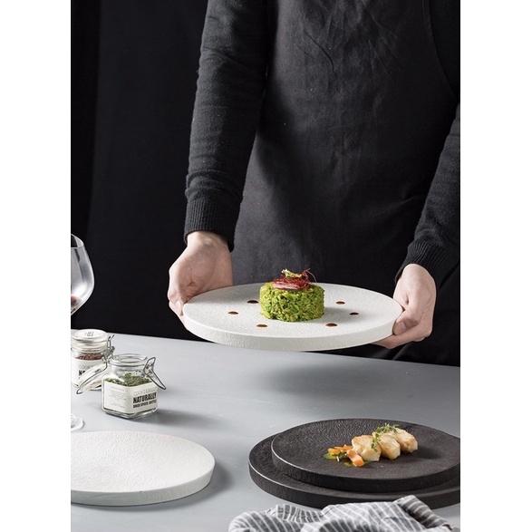 Đĩa sứ cao cấp 2 màu trắng đen, tròn trơn Sarang chuẩn nhà hàng