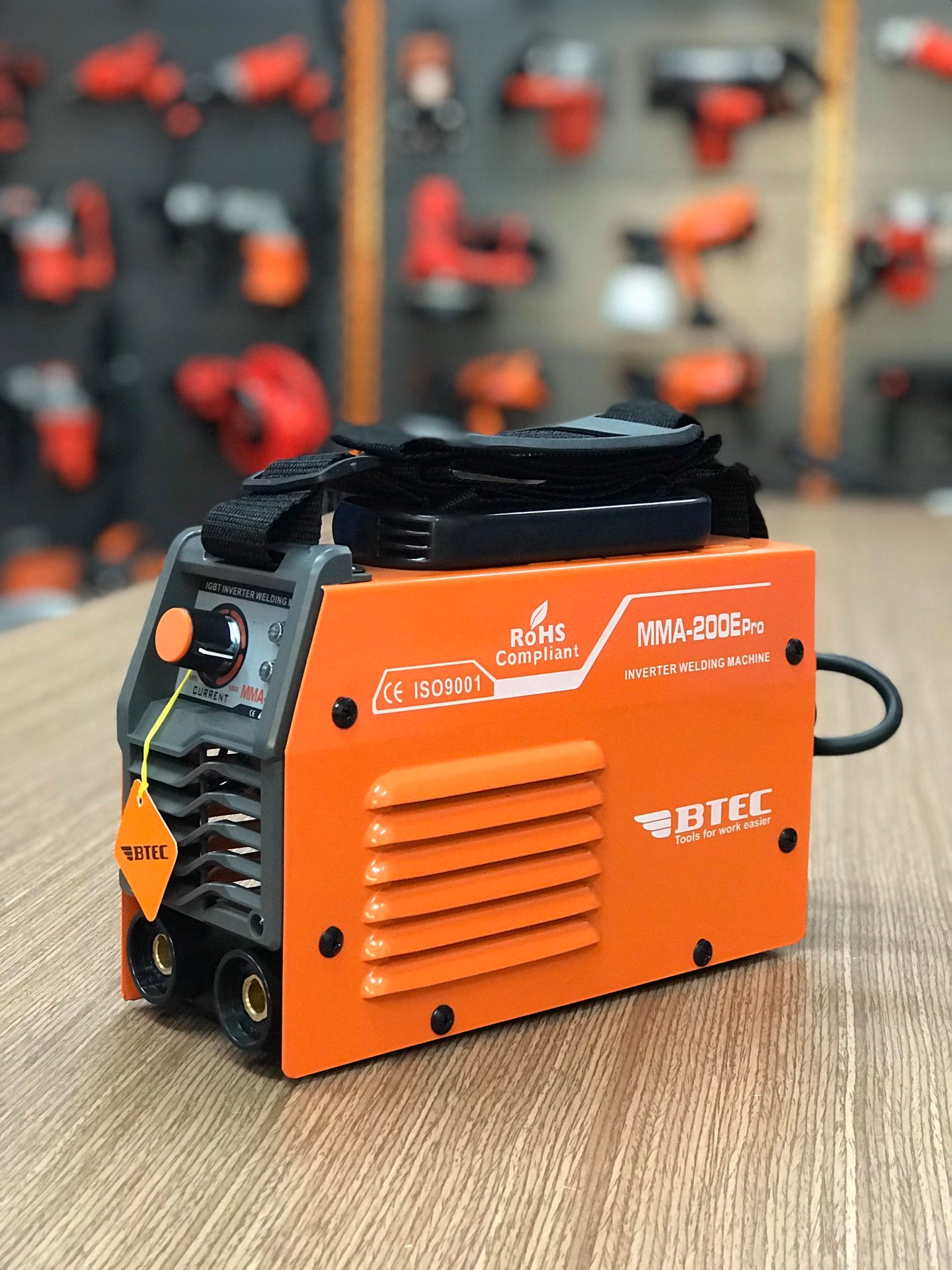 MÁY HÀN QUE ĐIỆN TỬ BTEC MMA 200E PRO - HÀNG CHÍNH HÃNG