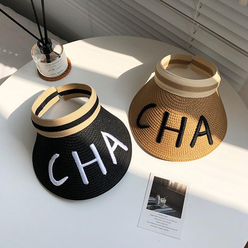 Nón cói rộng vành thêu chữ