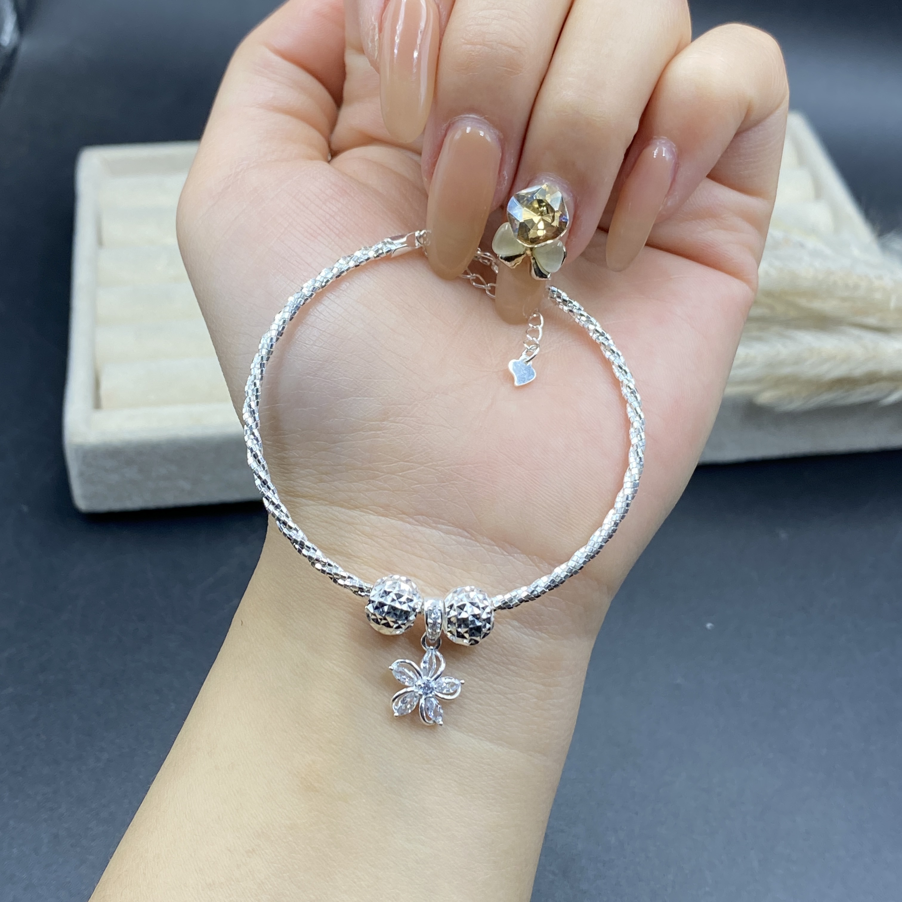 Lắc Tay Bạc Nữ Kiểu Xoắn Kép Mix Charm Xinh BẠC HIỂU MINH LTU653