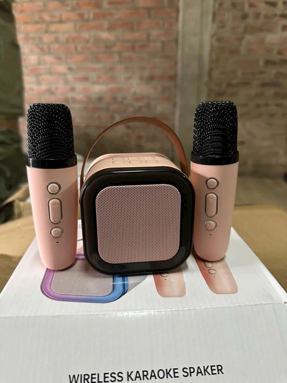 Loa bluetooth karaoke  K12 tặng kèm 2 mic