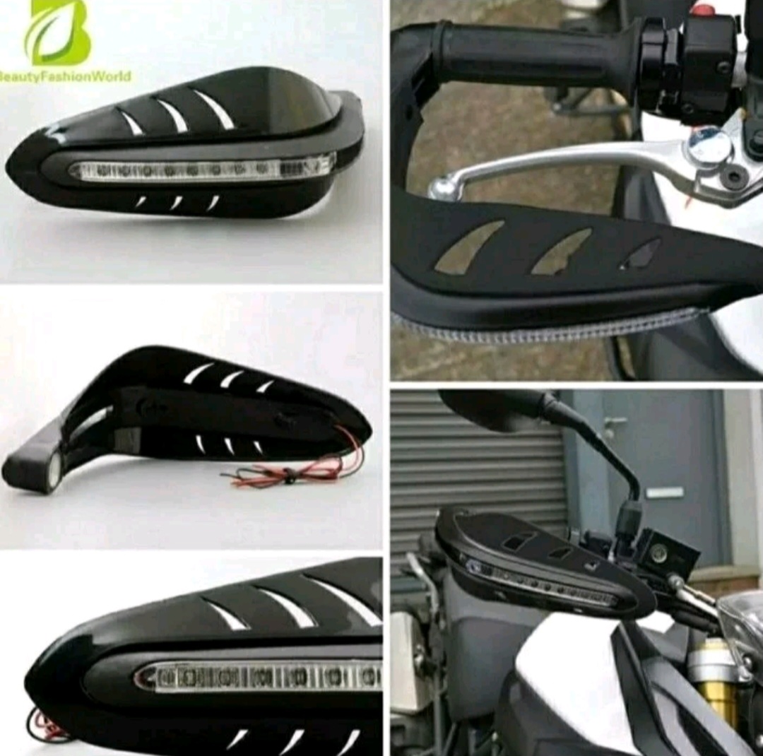BỘ 2 GÙ CHỐNG ĐỔ BẢO VỆ TAY LÁI XE MÁY CÓ ĐÈN LED TRANG TRÍ CỰC ĐẸP GIAO MÀU NGẪU NHIÊN