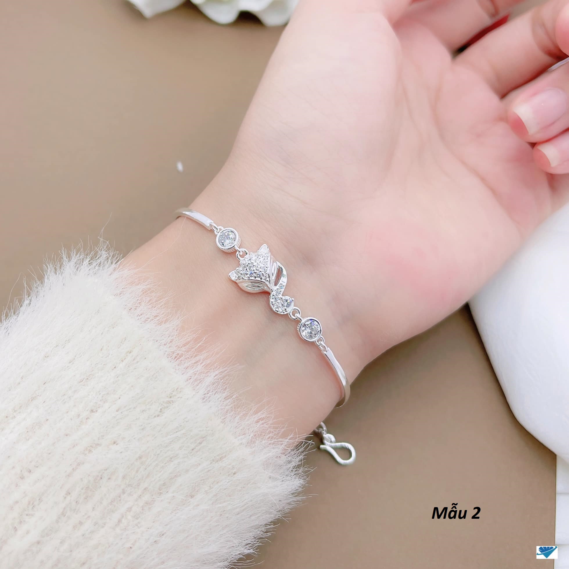 Lắc tay nữ thời trang chất liệu bằng bạc 925 MS011t