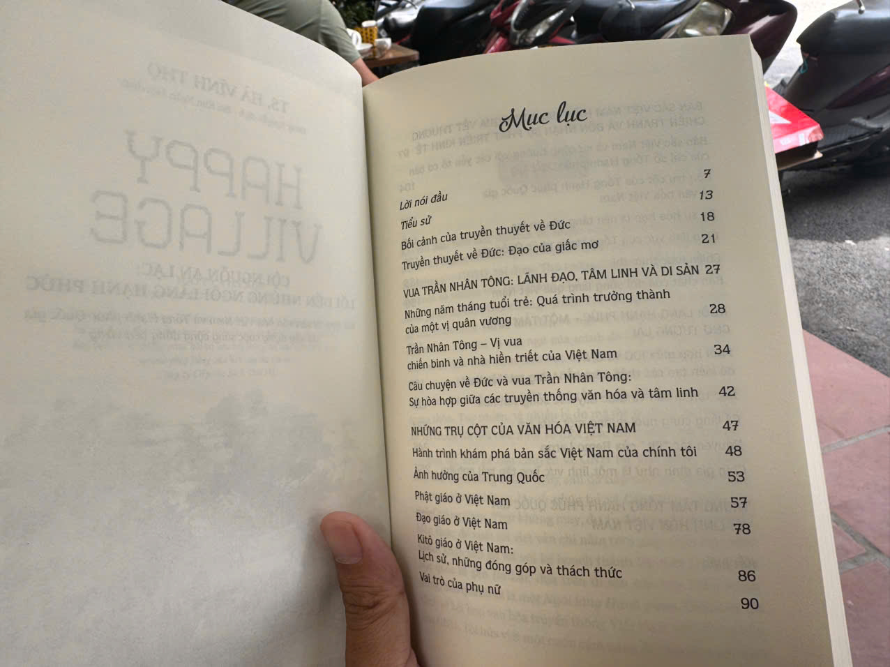 HAPPY VILLAGE- CỘI NGUỒN AN LẠC: LỐI ĐẾN NHỮNG NGÔI LÀNG HẠNH PHÚC – TS. Hà Vĩnh Thọ – Thái Hà Books