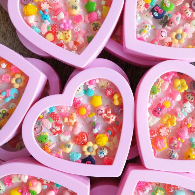 Hộp 36 chiếc nhẫn hình thú kute cho bé kèm hộp trái tim