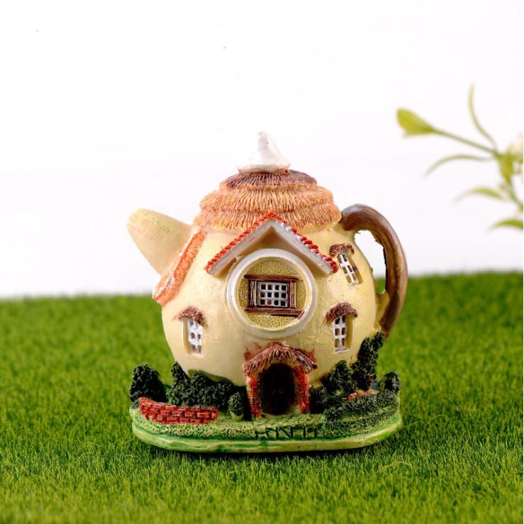 Mô hình ngôi nhà hình ấm tích dùng trang trí tiểu cảnh, terrarium, DIY