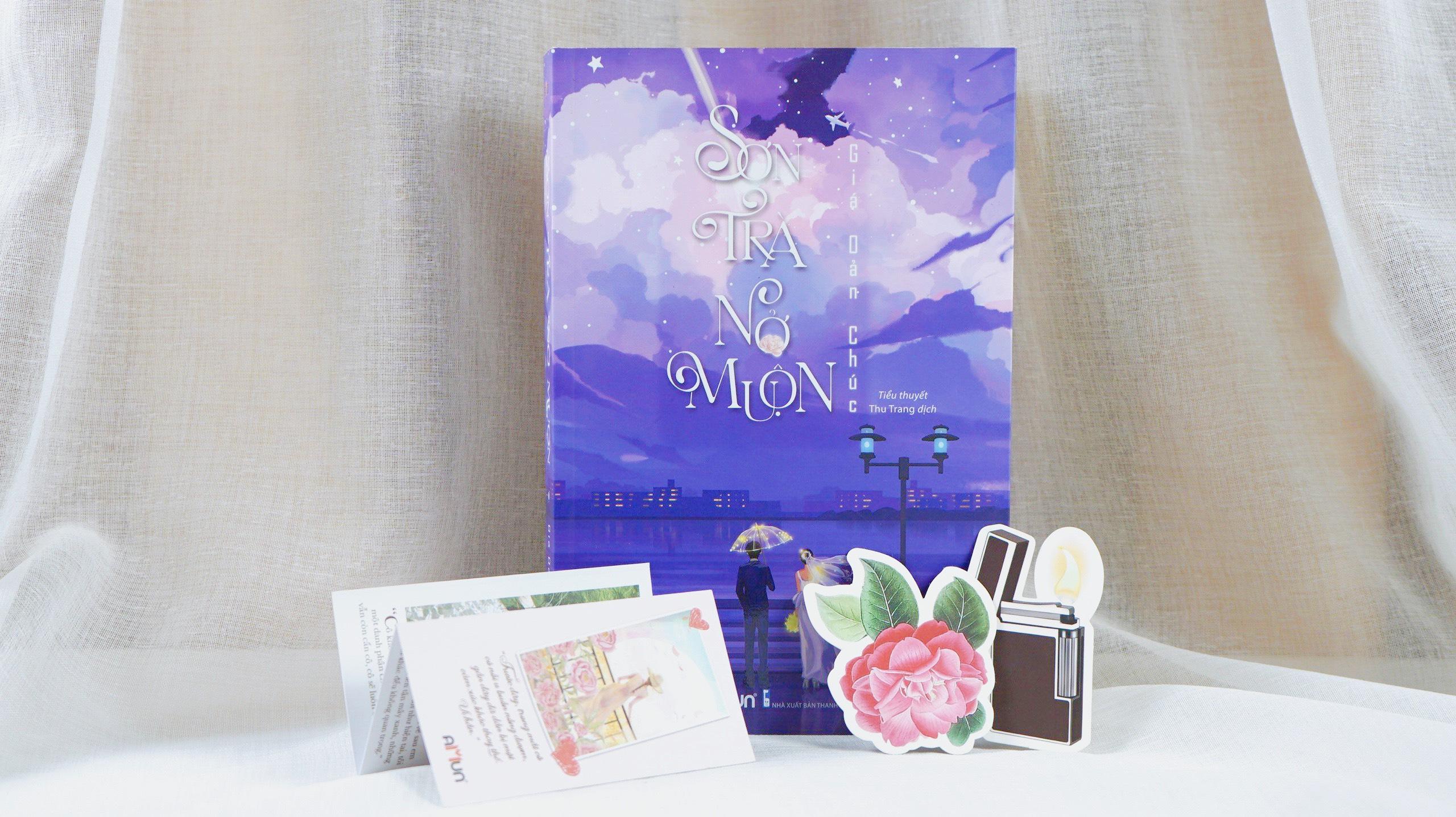 Sơn Trà Nở Muộn - Tặng Kèm 1 Bookmark Hoa Sơn Trà + 1 Bookmark Chiếc Bật Lửa + 1 Postcard