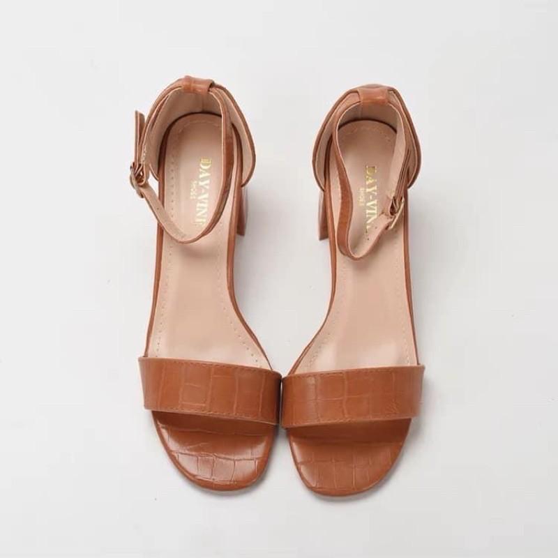 (sẵn size 40 )Sandal 5p nâu bò hàng xuất xịn bigsize 40,41