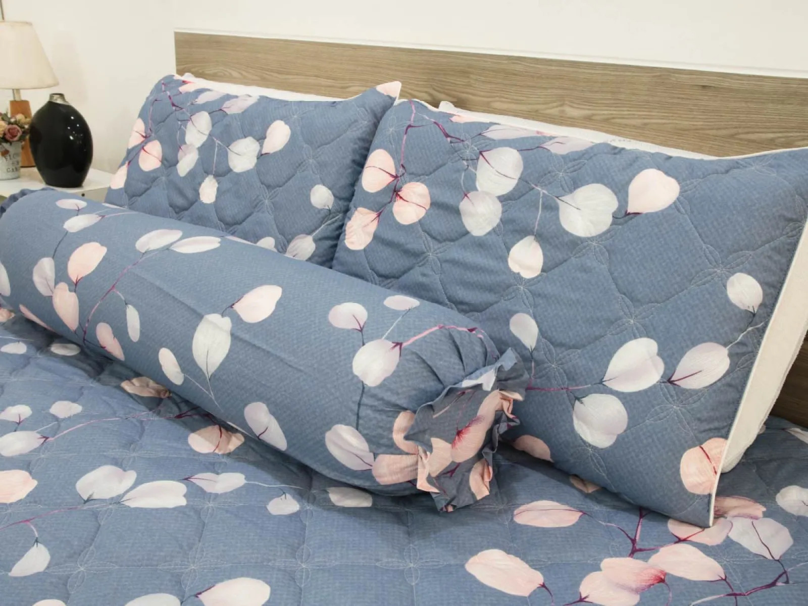 Gối Ôm Lông Vũ Nhân Tạo TATANA Kích Thước 38x105cm