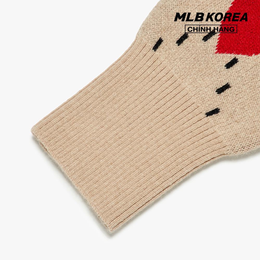 MLB - Áo khoác cardigan nữ cổ V Heart All Over Crop 3FKCH0124