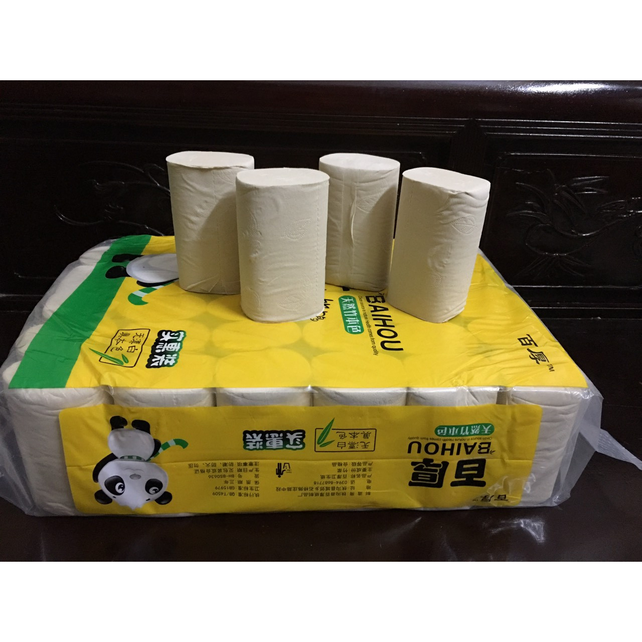 Túi, bịch có 36 cuộn giấy ăn than tre gấu trúc hàng loại 1