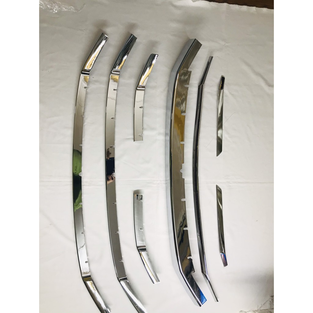 Ốp mặt ca lăng xe Toyota Innova 2017-2022 mạ crom cao cấp, sáng bóng