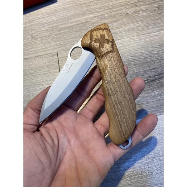 Victorinox Hunter Pro Wood, Hàng New - Dụng cụ đa năng