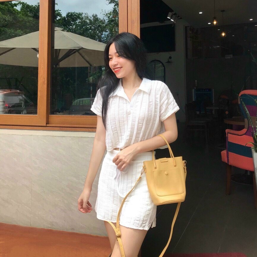 SET ÁO CROPTOP CỔ SƠ MI SUÔNG TRƠN + QUẦN SHORTS NGẮN ỐNG RỘNG LƯNG CAO ĐI BIỂN DẠO PHỐ
