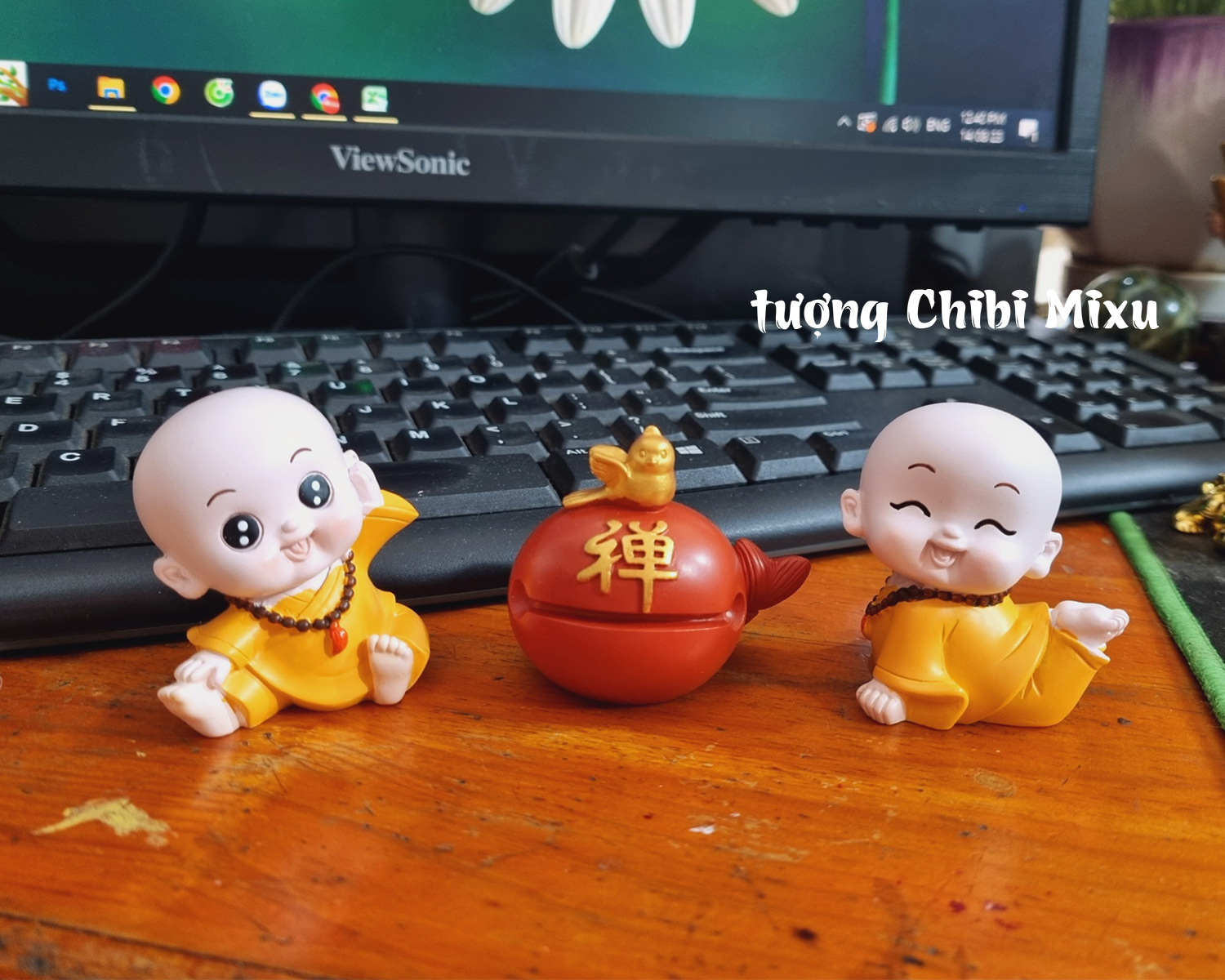 Bộ 02 tượng chú tiểu áo vàng kèm mõ hình cá gỗ